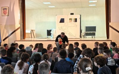 Predstava u Društvenom dom i posjet područnih odjela Velikoj Ludini